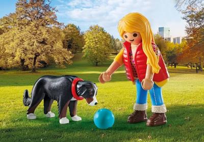 Mujer con Perro de Montaa