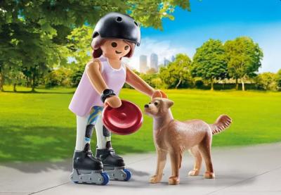 Patinadora con Retriever